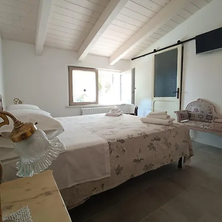 Retro'conero Bed & Breakfast 4*